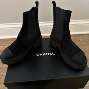 NEW CHANEL Black Calfskin Suede  Chelsea Ankle Combat Boots Black Toe 37